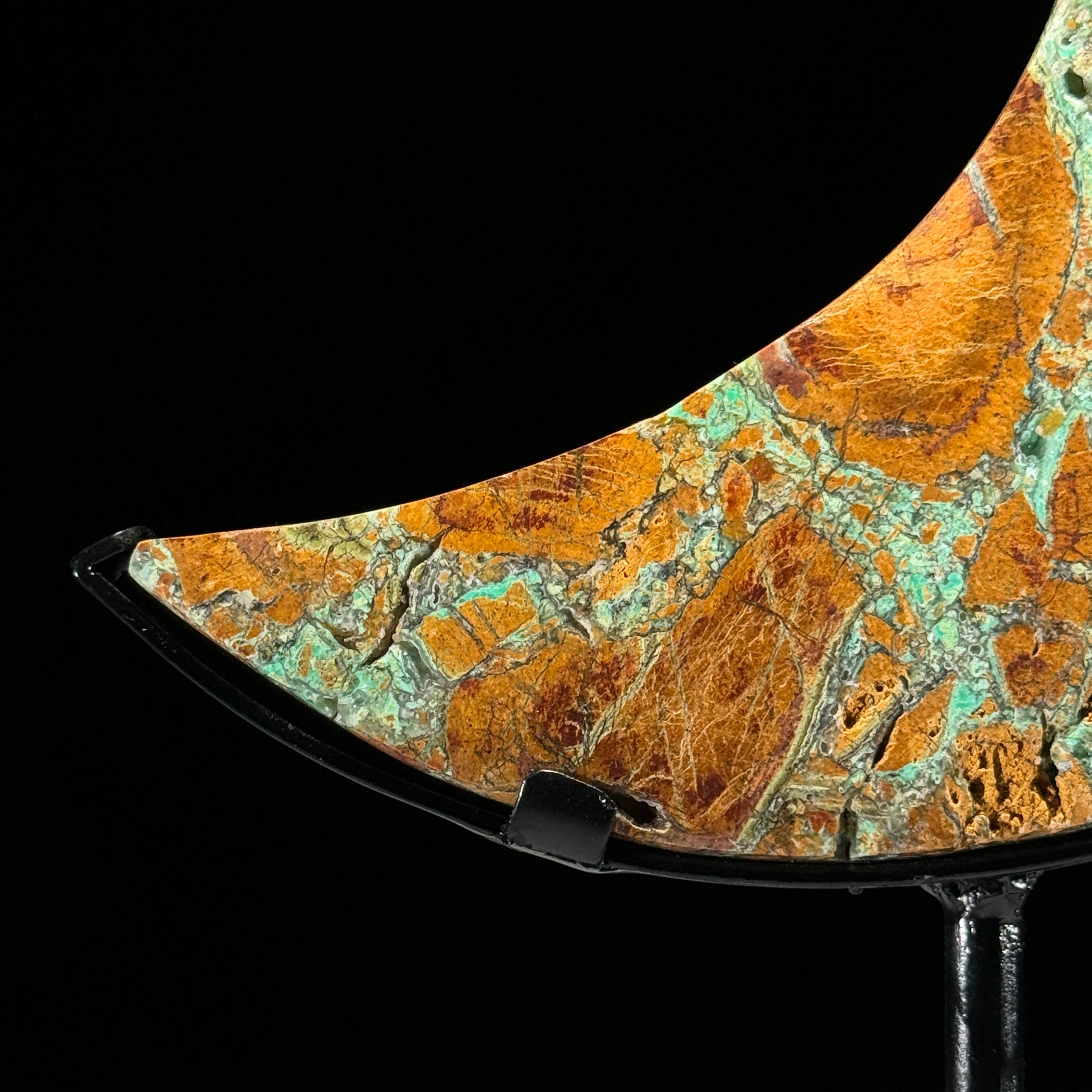 Crescent Moon on Stand  - Min,A/041