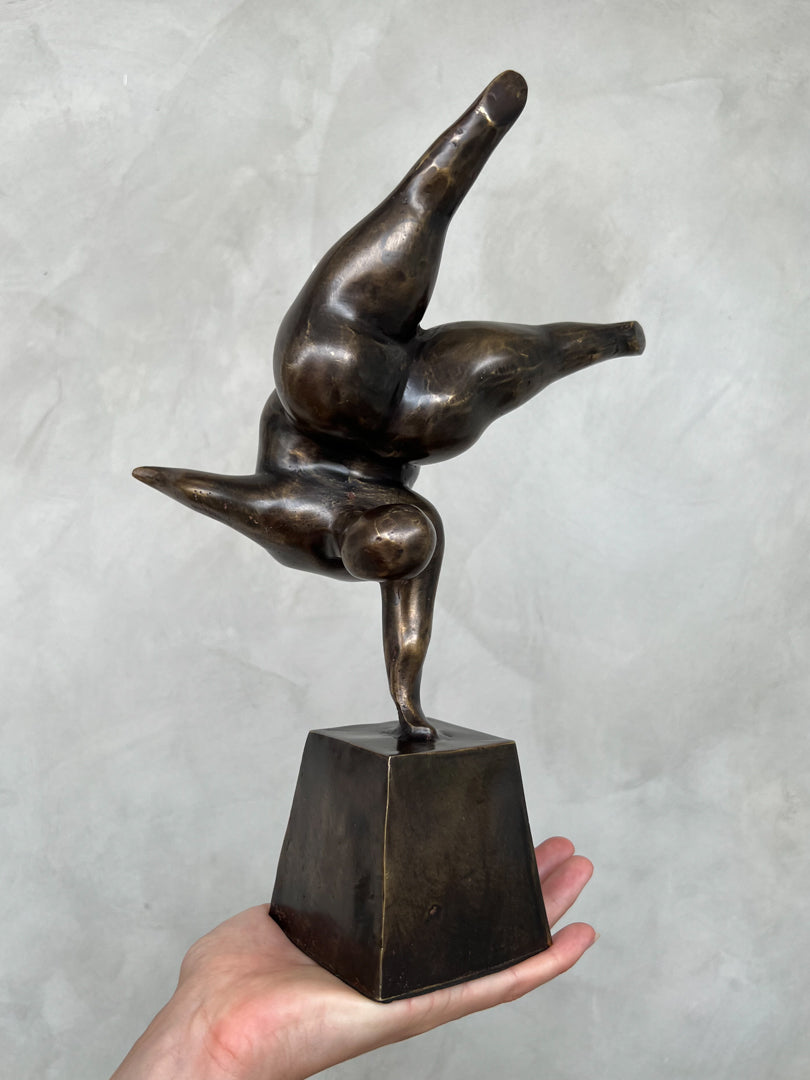 Voluptuous Lady Balancing Bronze