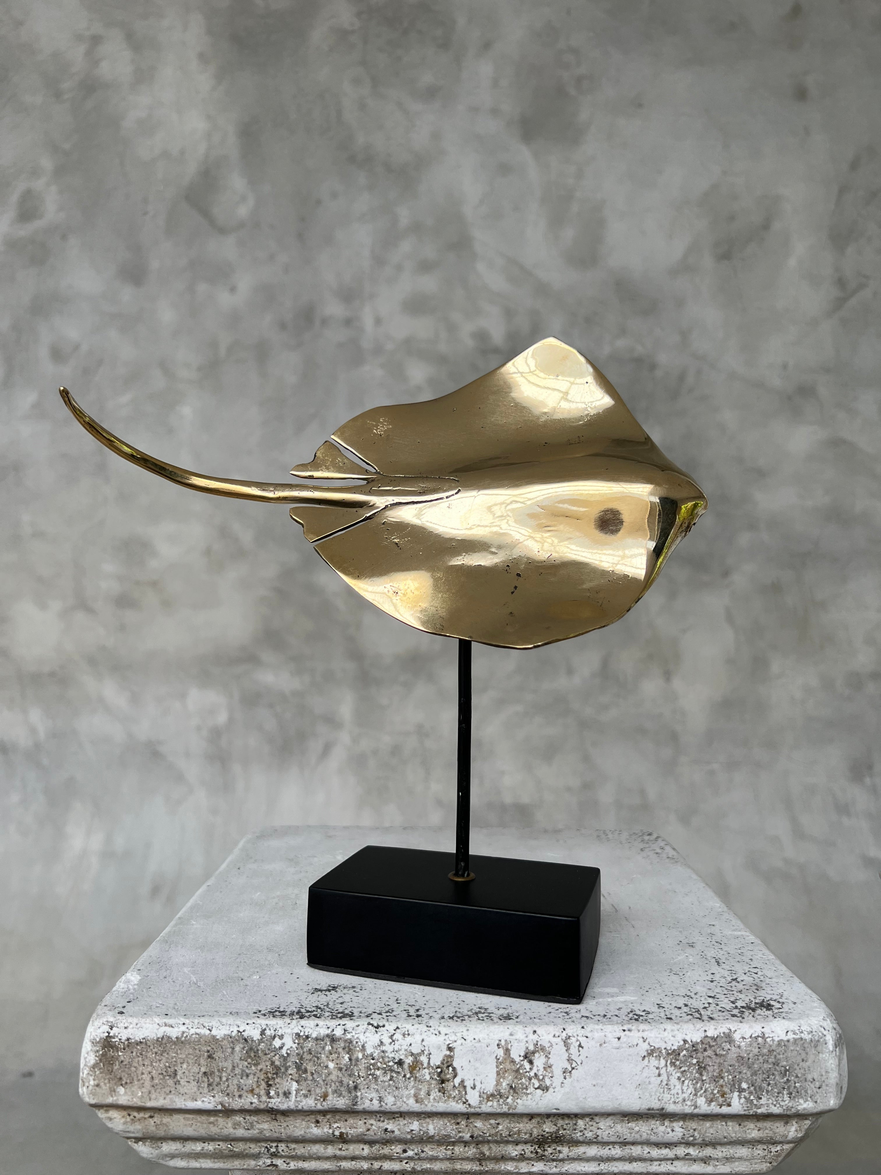 Stingray on a Stand made of Bronze