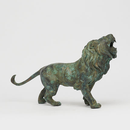 Lion Roaring Aged Sculpture