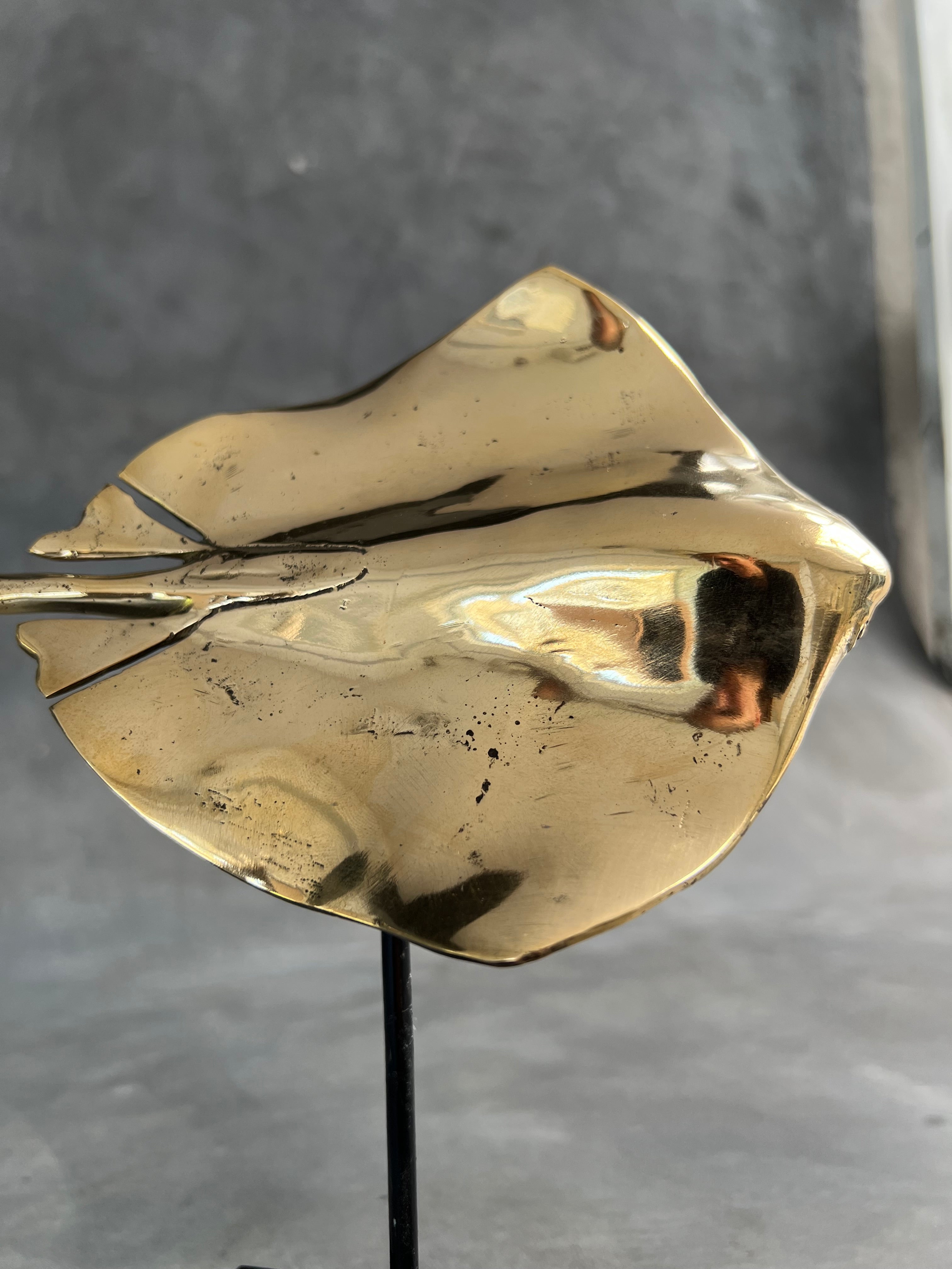 Stingray on a Stand made of Bronze