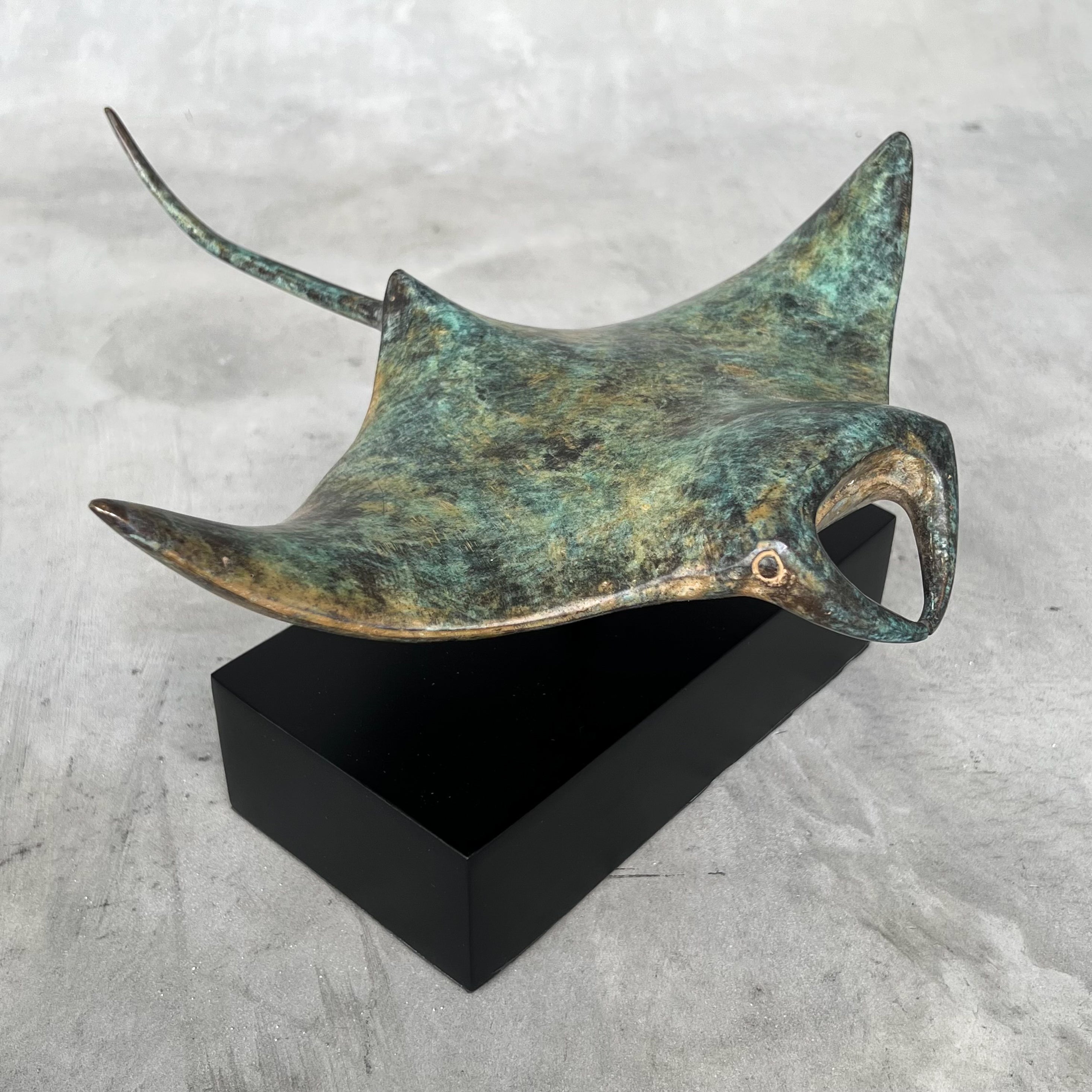 Manta Ray Aged Patinated Bronze - Medium