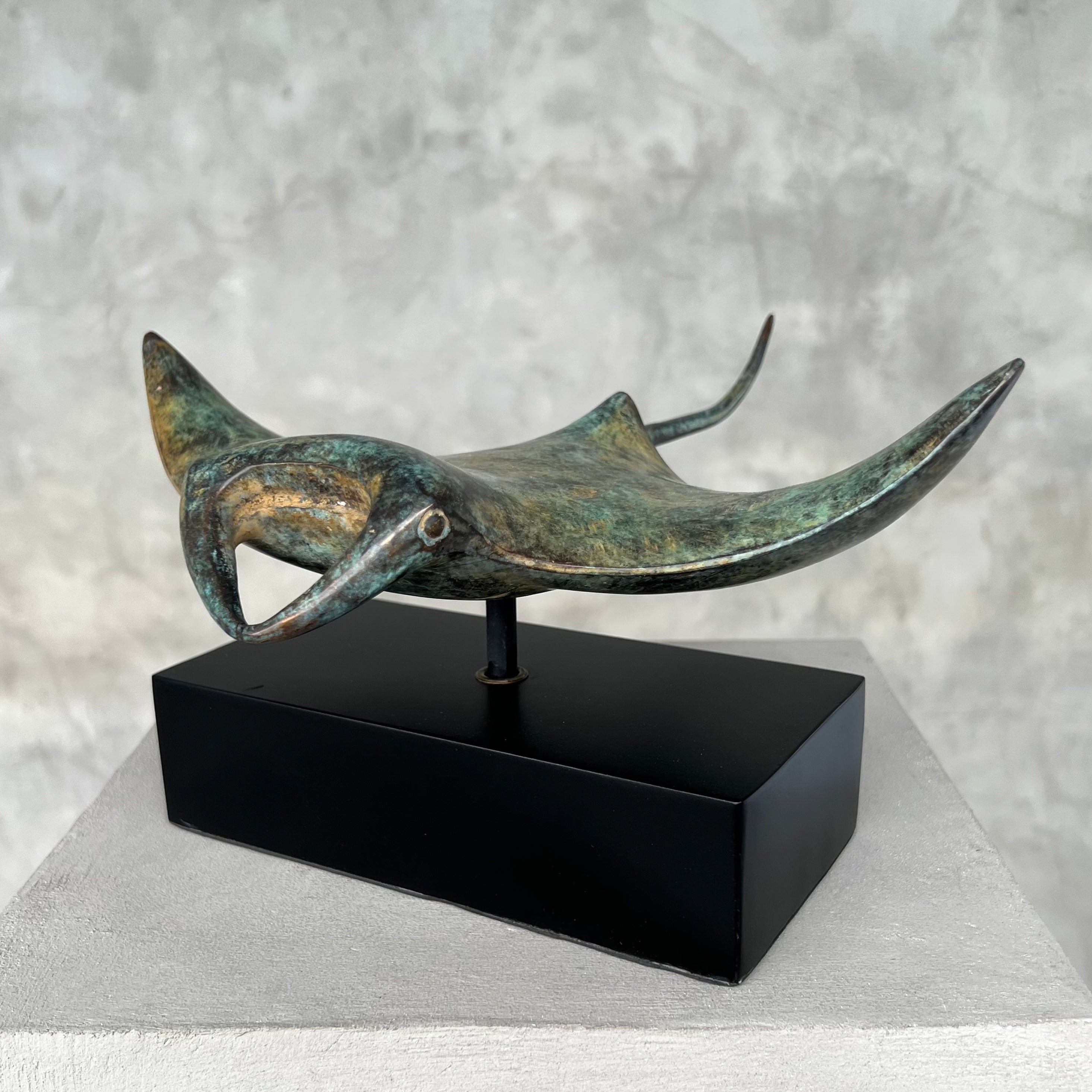 Manta Ray Aged Patinated Bronze - Medium