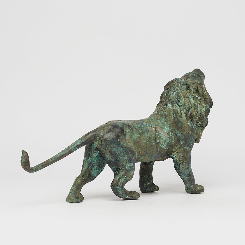 Lion Roaring Aged Sculpture