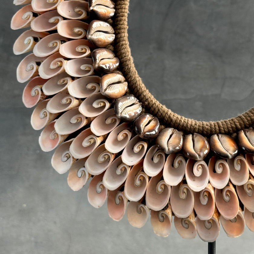 Shell Necklace SN 6 carving L2/127