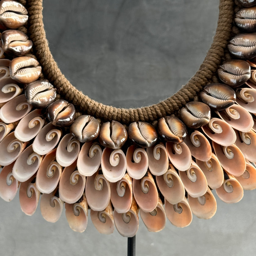 Shell Necklace SN 6 carving L2/127