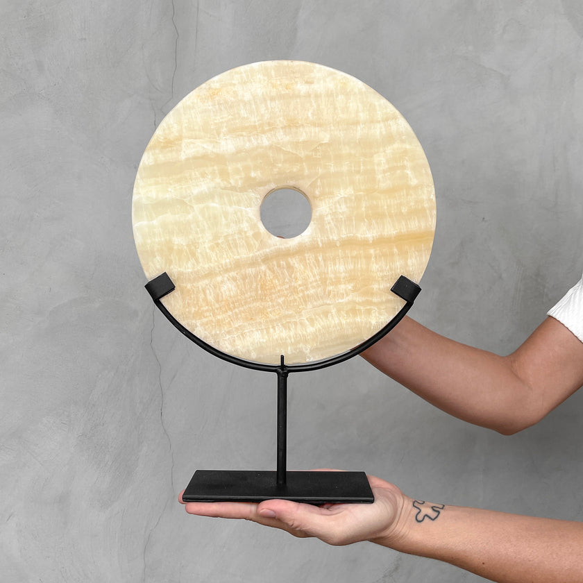 Onyx disc with stand  carving C1/069