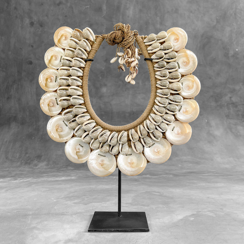 Shell Necklace SN 21 carving 9B/087