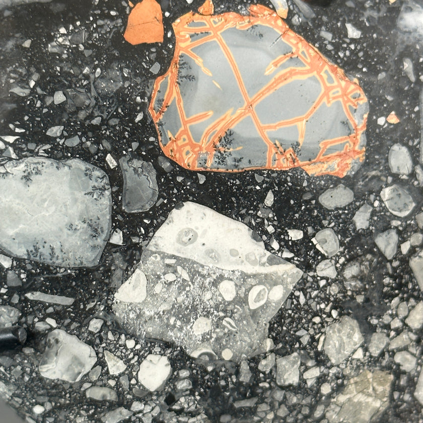 Stunning Maligano Jasper Heart Shaped on a custom stand PetW/128