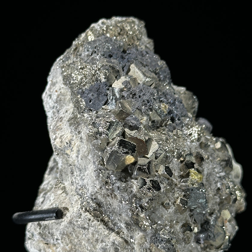 Pyrite Cluster  carving L2/285