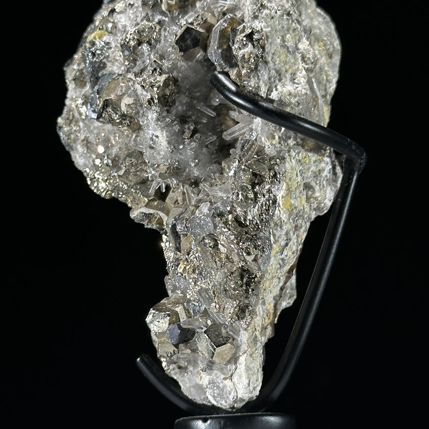 Pyrite Cluster  carving L2/285