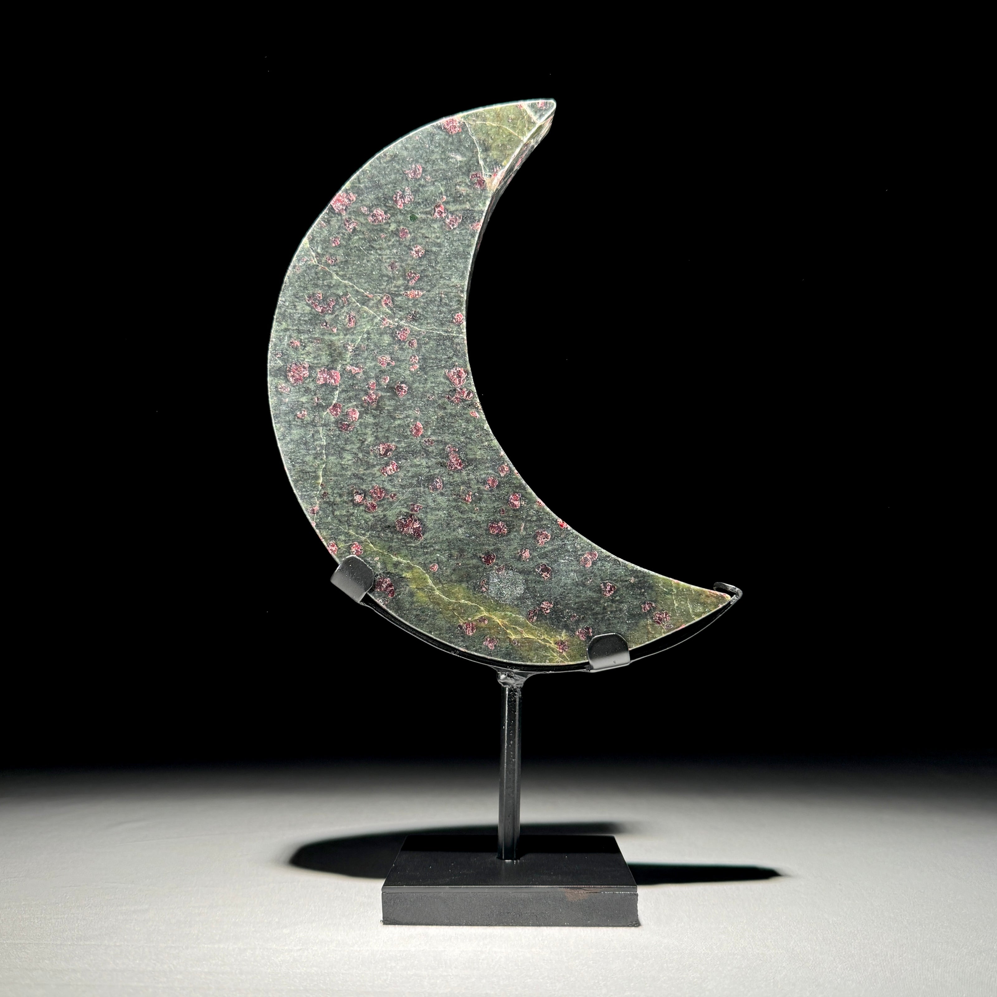 Crescent Moon on Stand  - Min,A/044