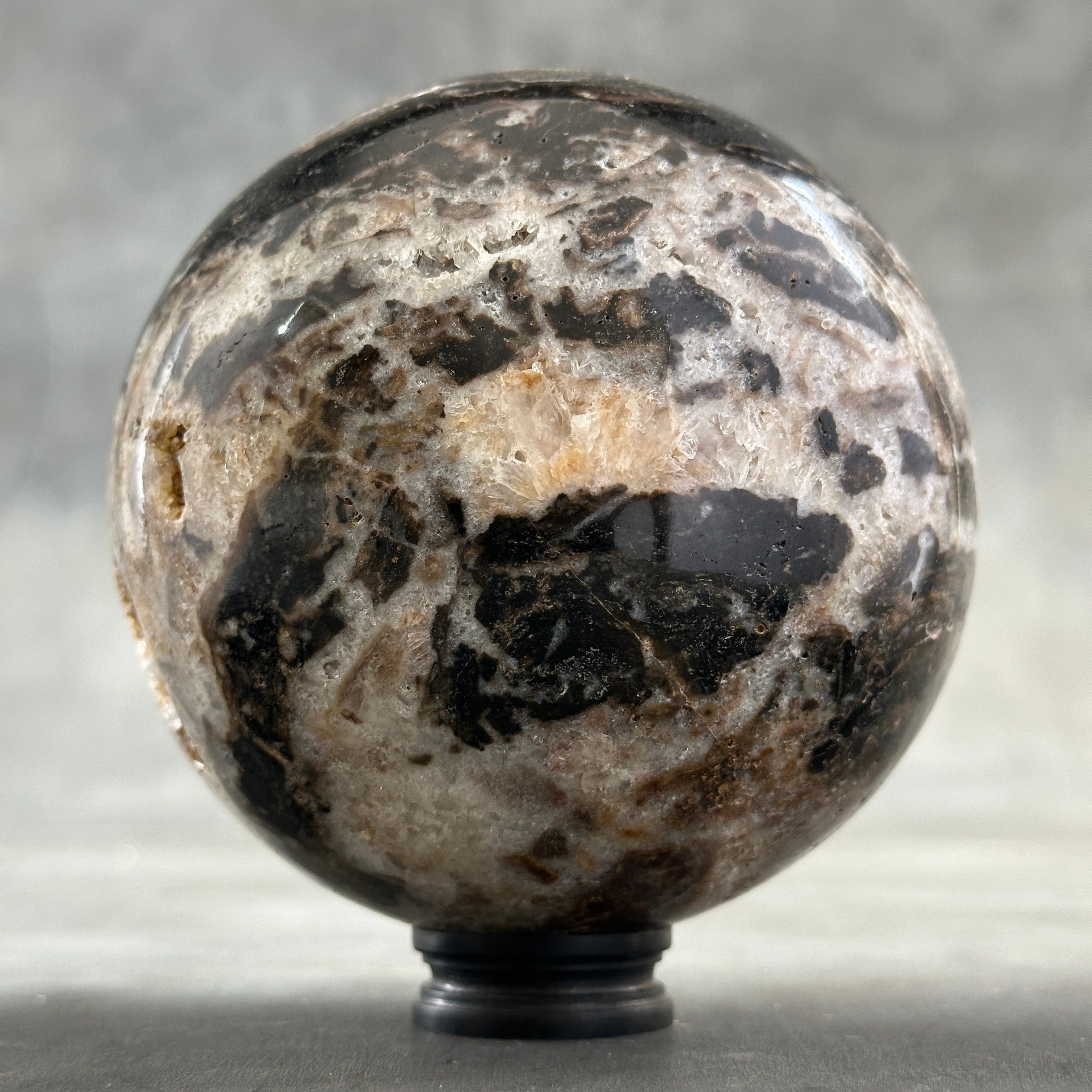 Sphere crystal  carving K2/206