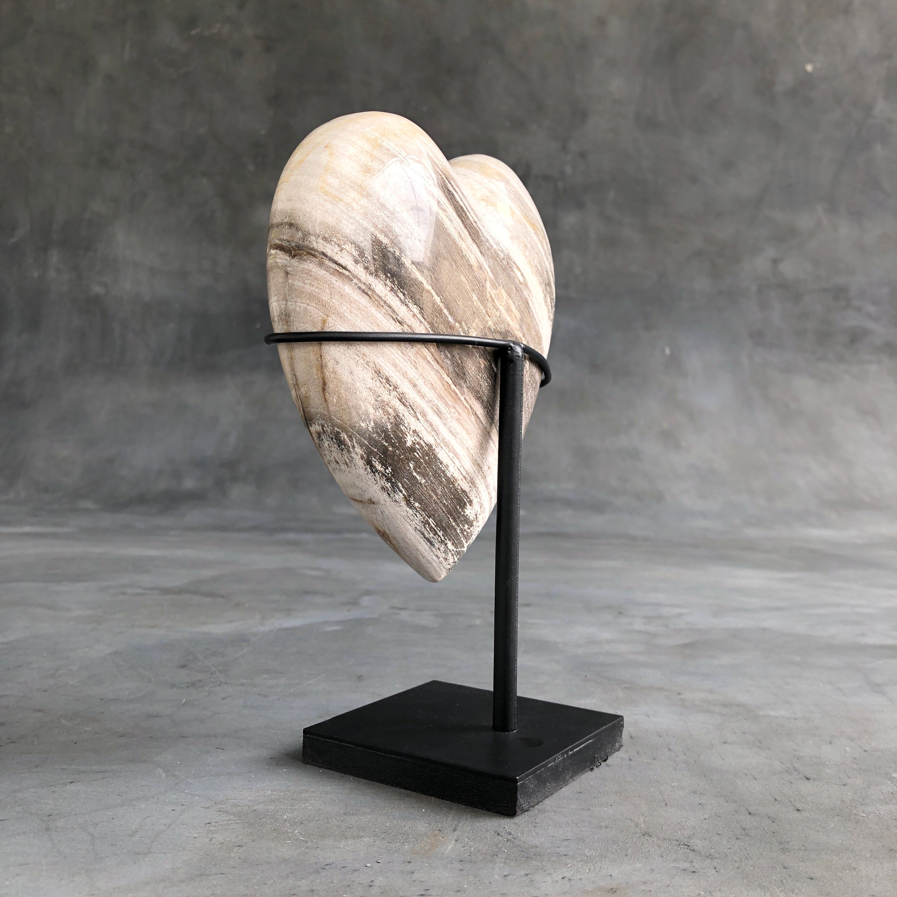 Wonderful Petrified Wood Heart-Shaped on a Custom Stand PetW/125