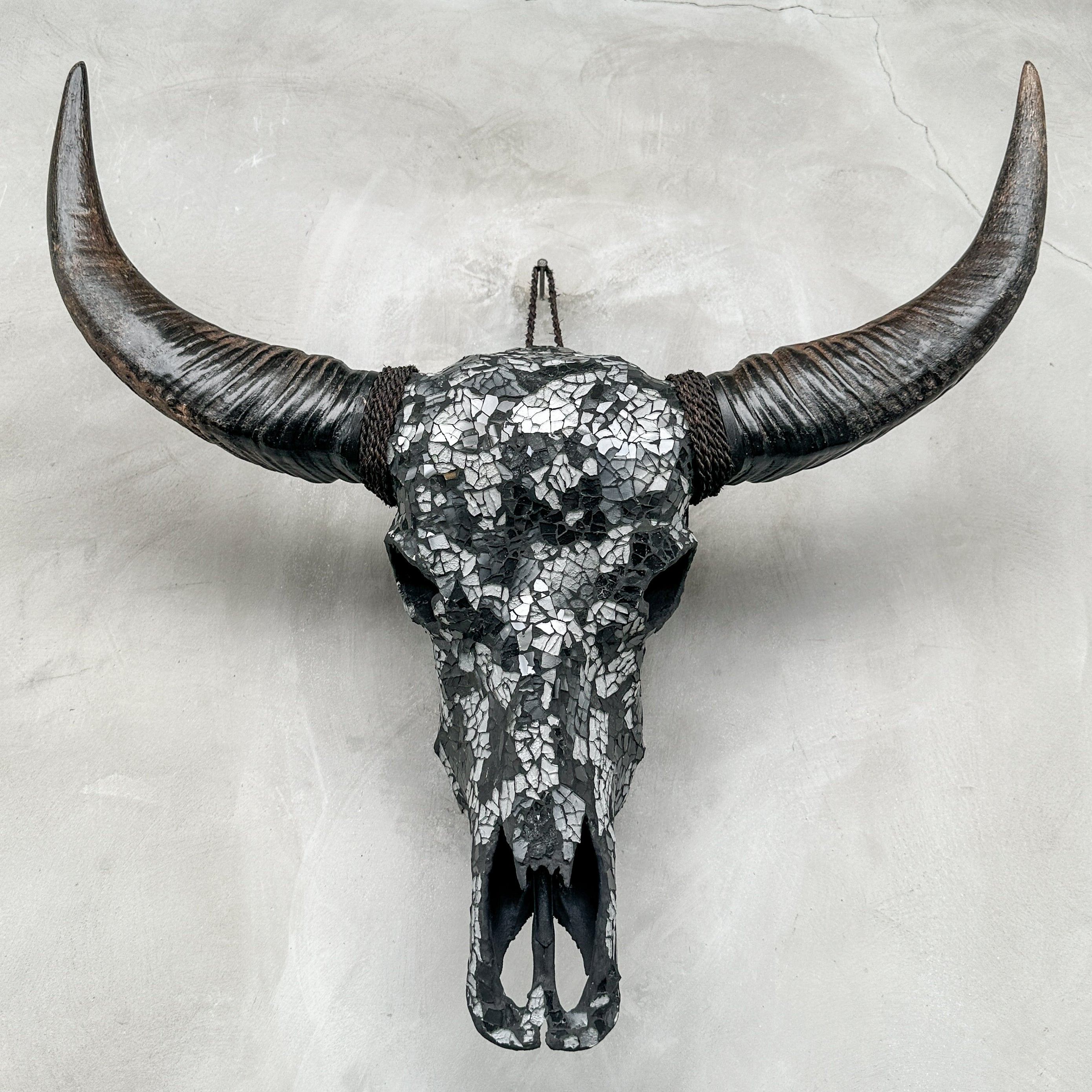 Black and White Mosaic Buffalo Skull Wall Decor – Handmade Horned Skull Art for Western, Boho, or Monochrome Interiors - Skull,A/129
