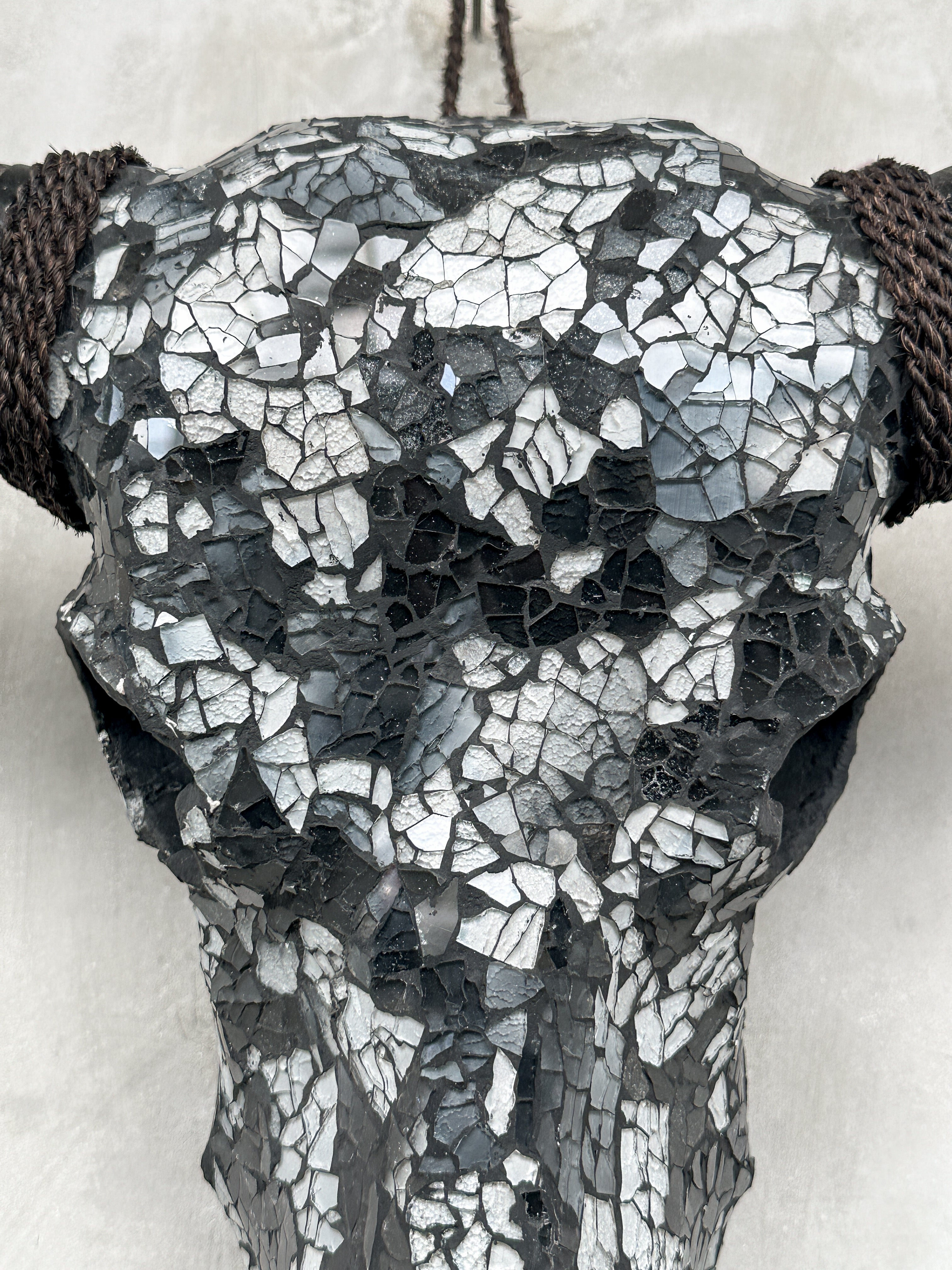 Black and White Mosaic Buffalo Skull Wall Decor – Handmade Horned Skull Art for Western, Boho, or Monochrome Interiors - Skull,A/129