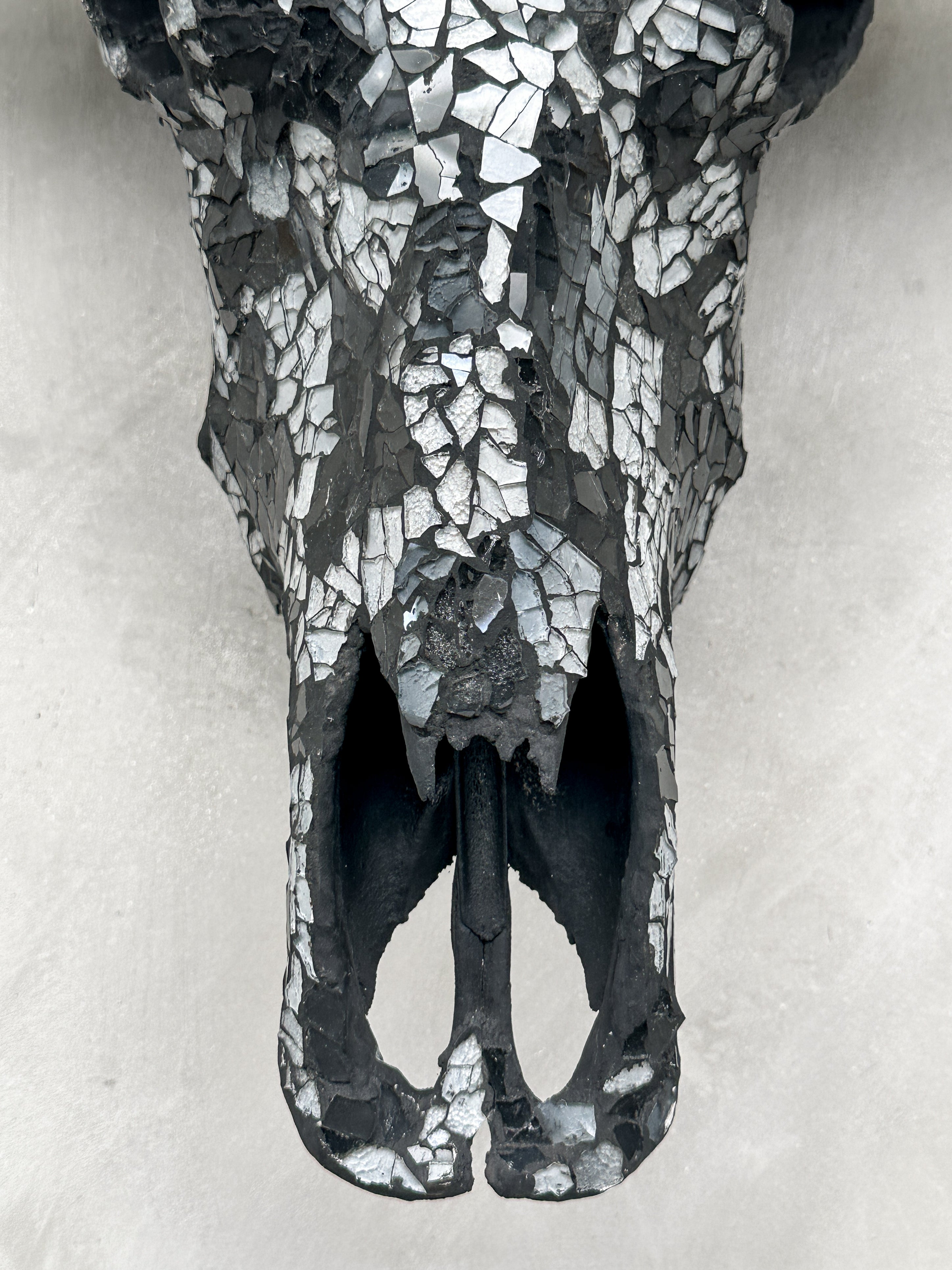 Black and White Mosaic Buffalo Skull Wall Decor – Handmade Horned Skull Art for Western, Boho, or Monochrome Interiors - Skull,A/129