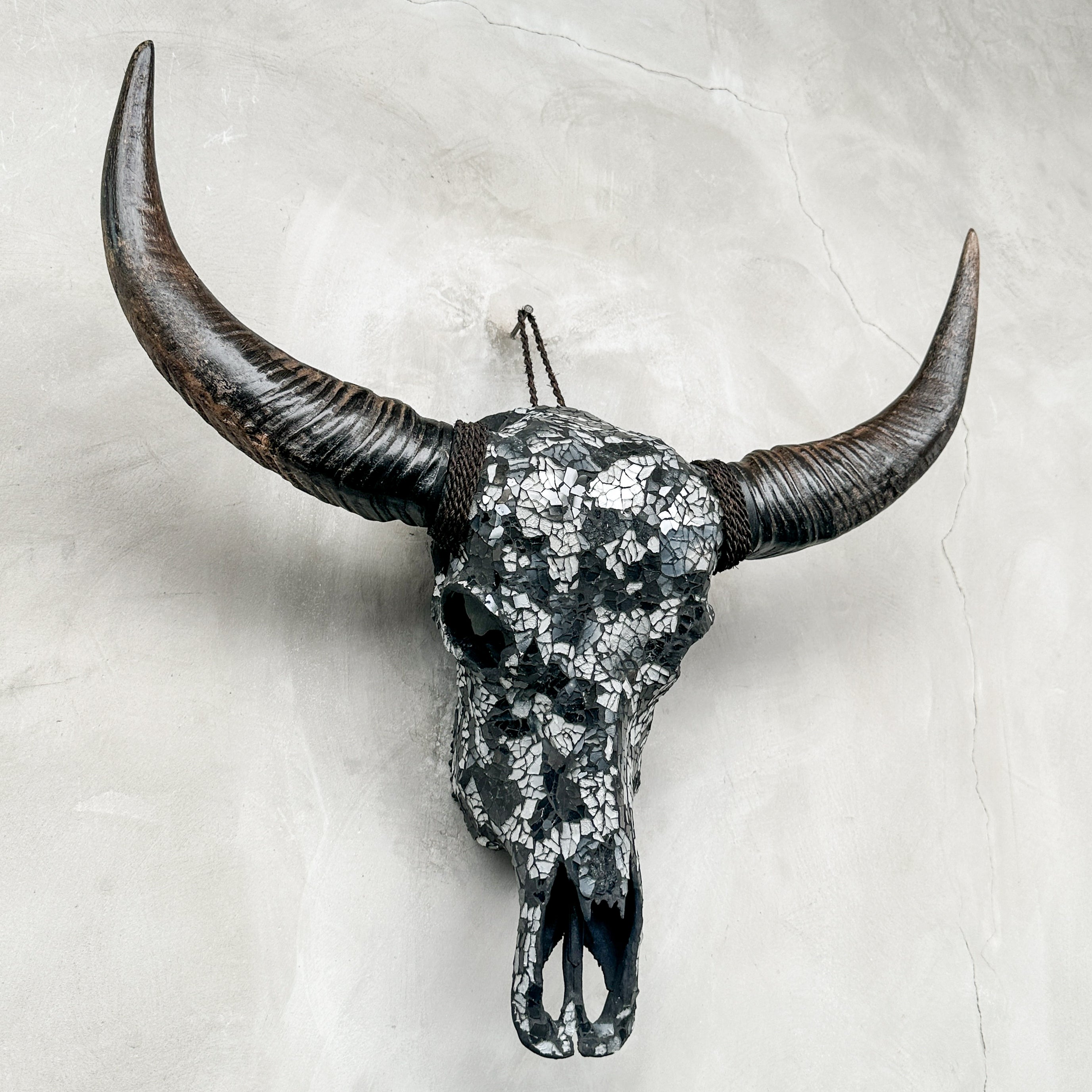 Black and White Mosaic Buffalo Skull Wall Decor – Handmade Horned Skull Art for Western, Boho, or Monochrome Interiors - Skull,A/129