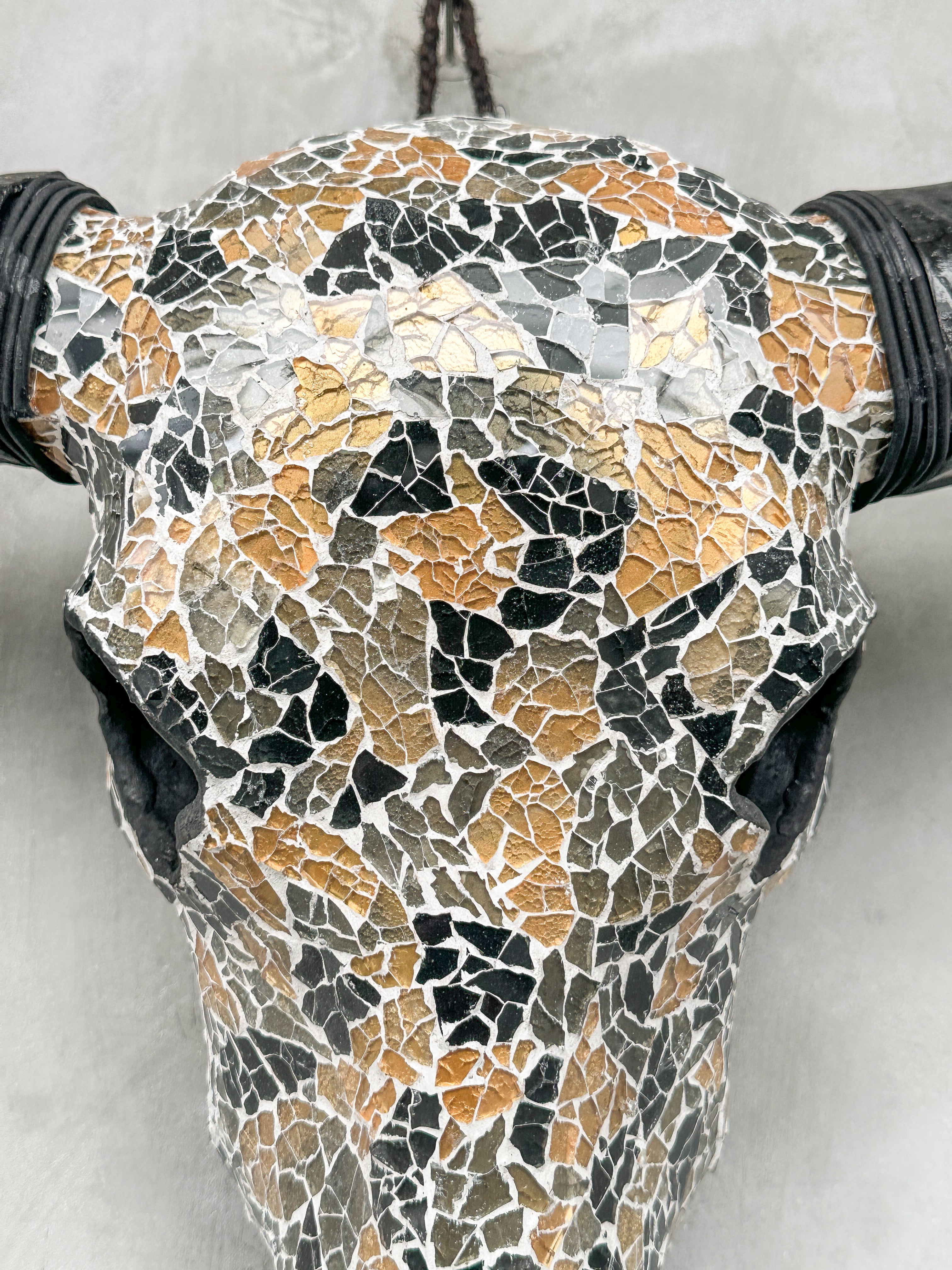 Gold and Black Mosaic Buffalo Skull – Wall-Mounted Horn Decor for Boho, Luxe Western, Eclectic, or Modern Interior Styling - Skull,A/133