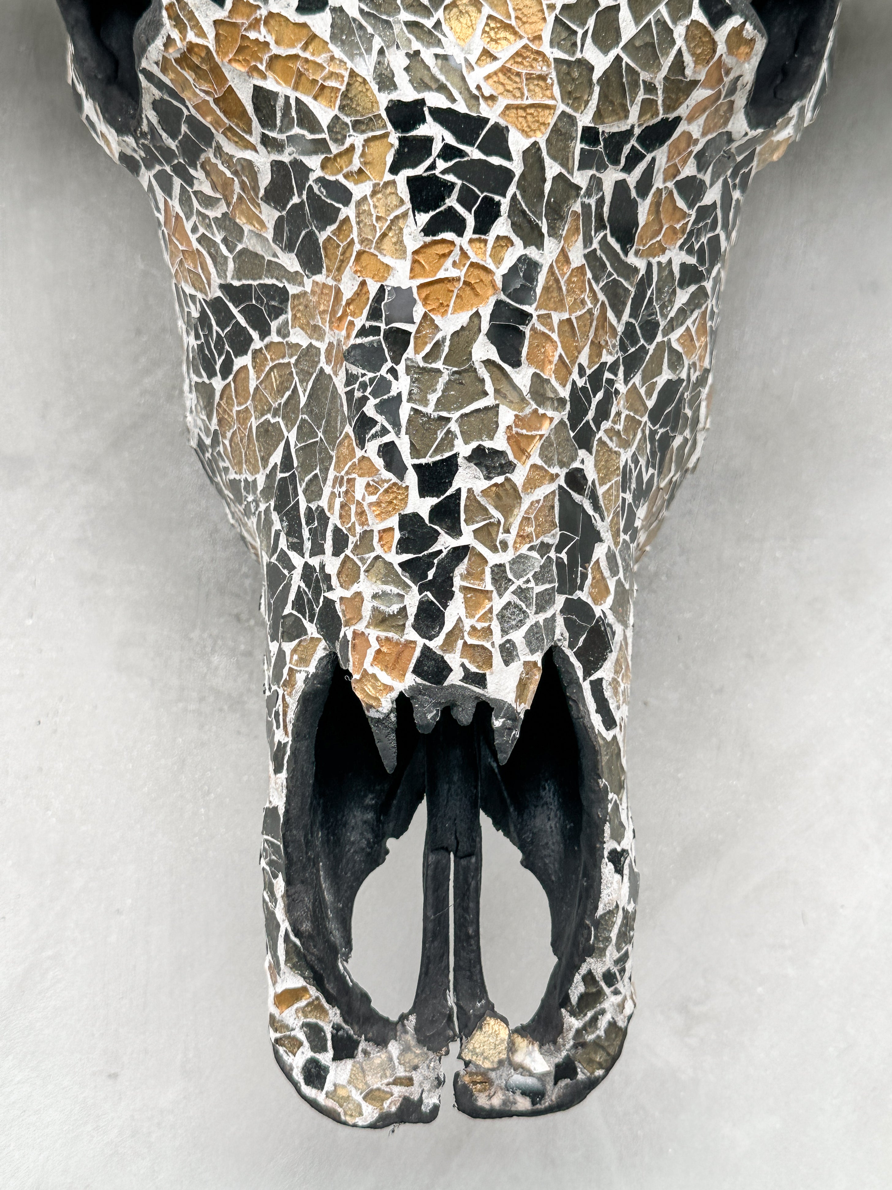 Gold and Black Mosaic Buffalo Skull – Wall-Mounted Horn Decor for Boho, Luxe Western, Eclectic, or Modern Interior Styling - Skull,A/133
