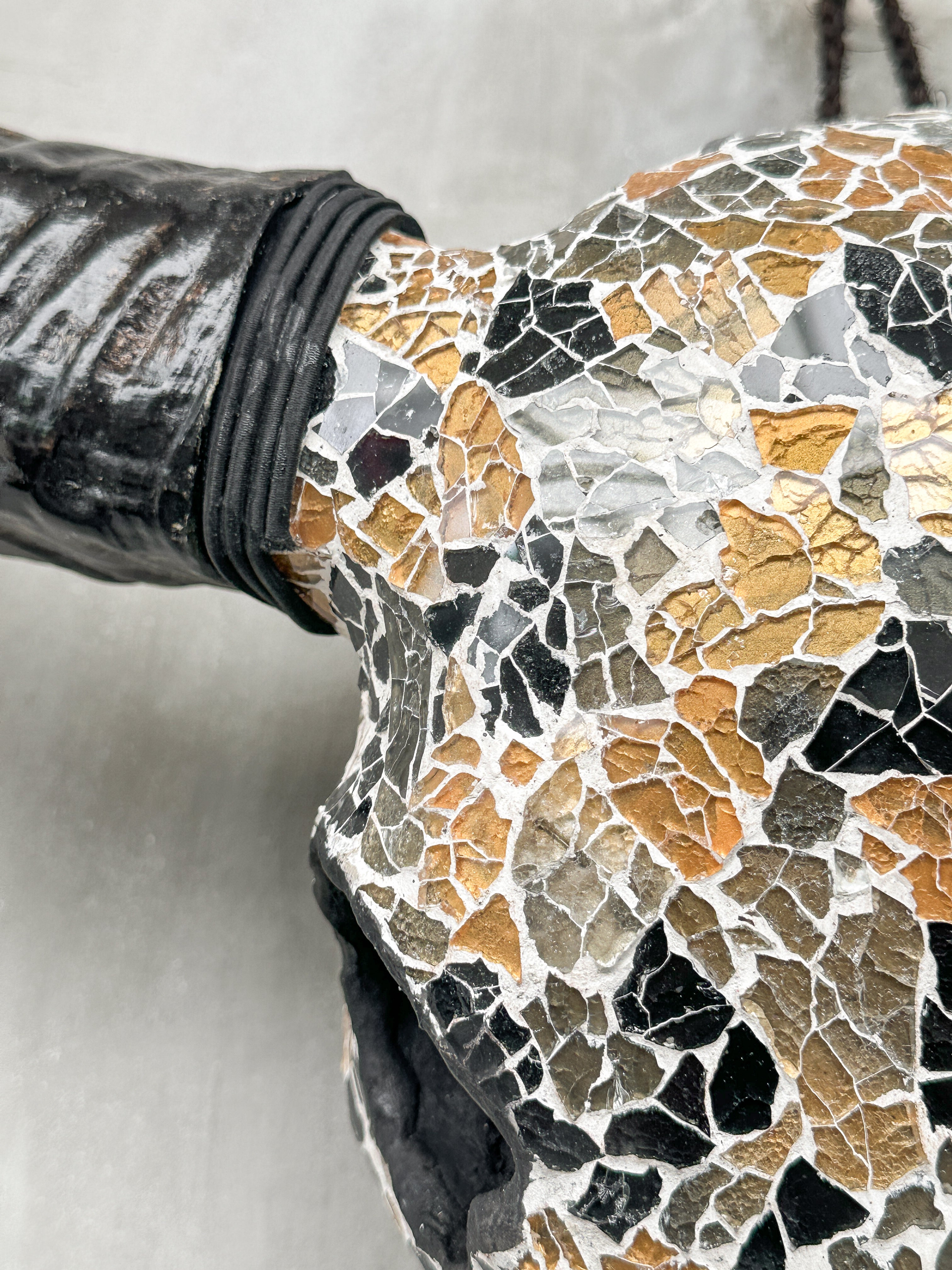 Gold and Black Mosaic Buffalo Skull – Wall-Mounted Horn Decor for Boho, Luxe Western, Eclectic, or Modern Interior Styling - Skull,A/133