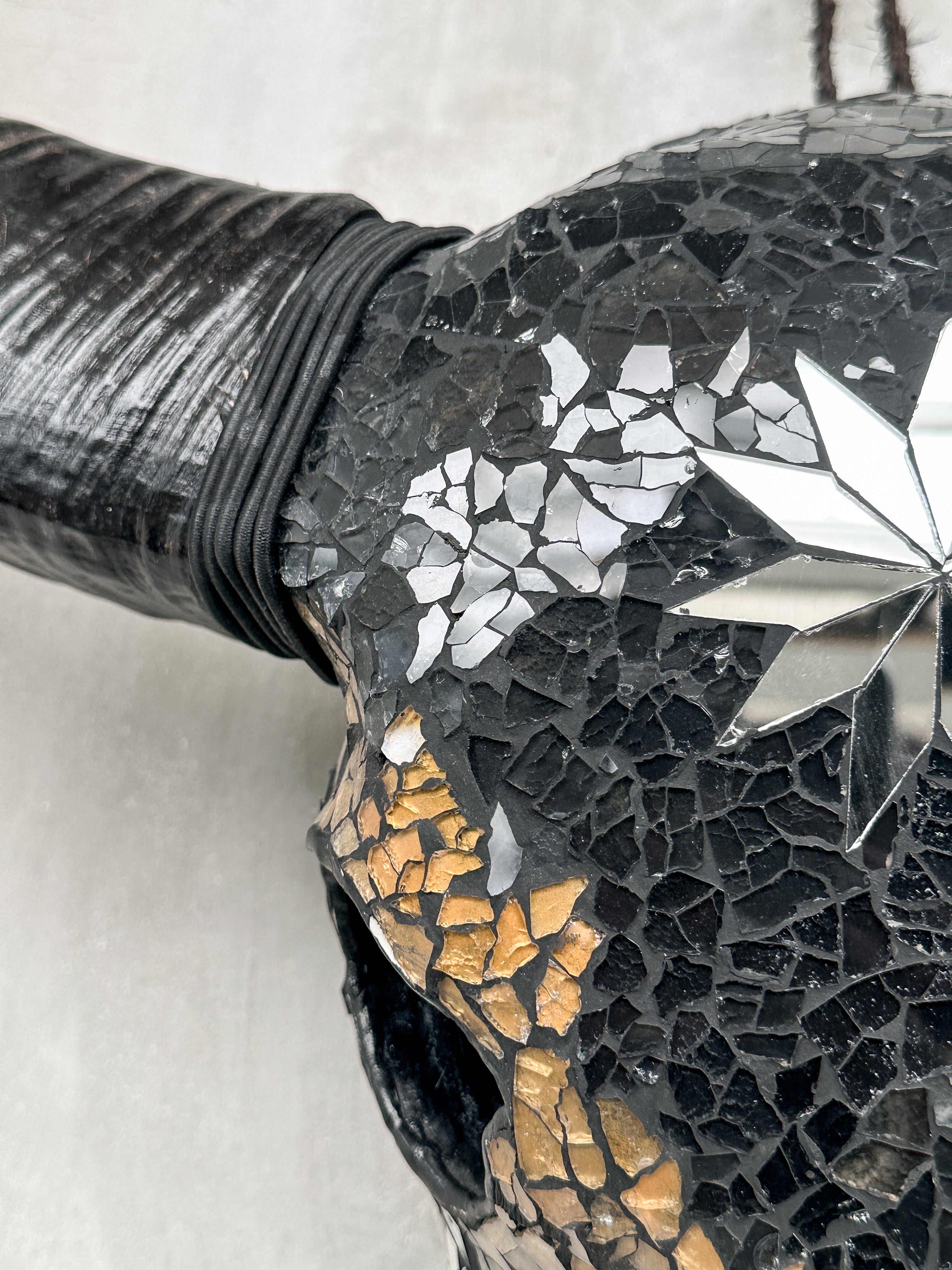 Black and Yellow Mosaic Buffalo Skull with Star – Horned Wall Art for Boho, Western, Luxe, or Eclectic Interior Decoration - Skull,A/135