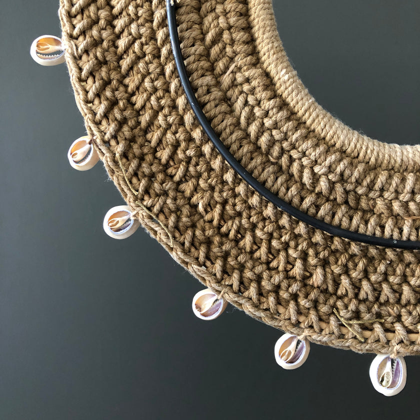 SN13 - Decorative shell necklace on a custom stand - 23/SN/025