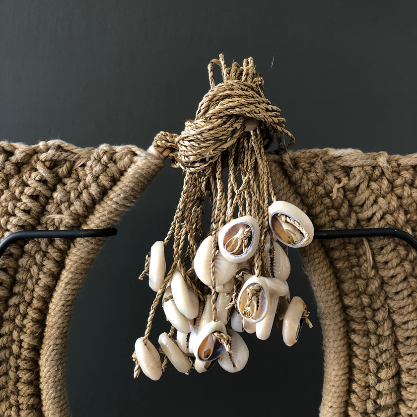 SN13 - Decorative shell necklace on a custom stand - 23/SN/025