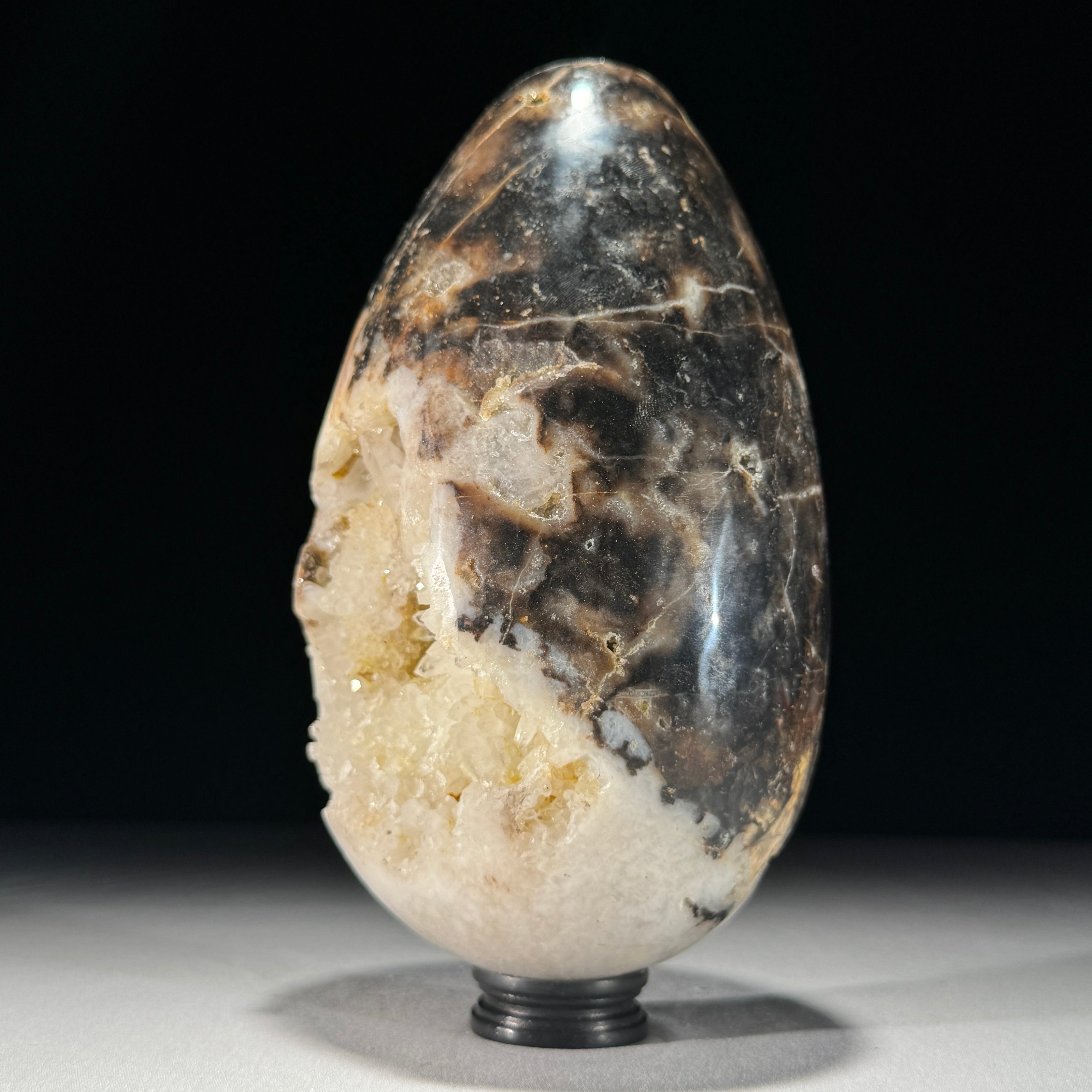 Crystal egg Quartz-Z2/325