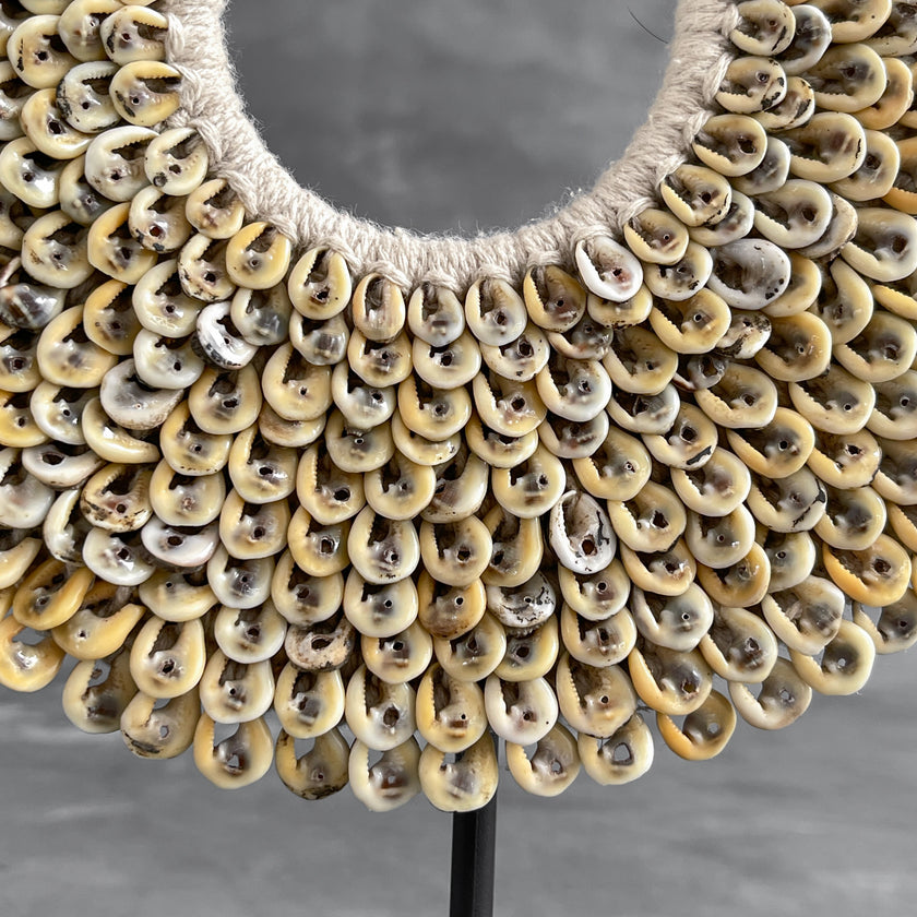 Papua Necklace M+S carving M1/091
