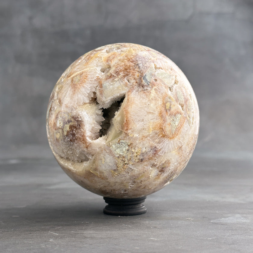 Sphere crystal  carving P1/167