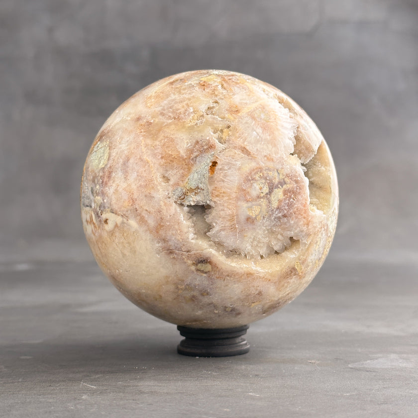 Sphere crystal  carving P1/167