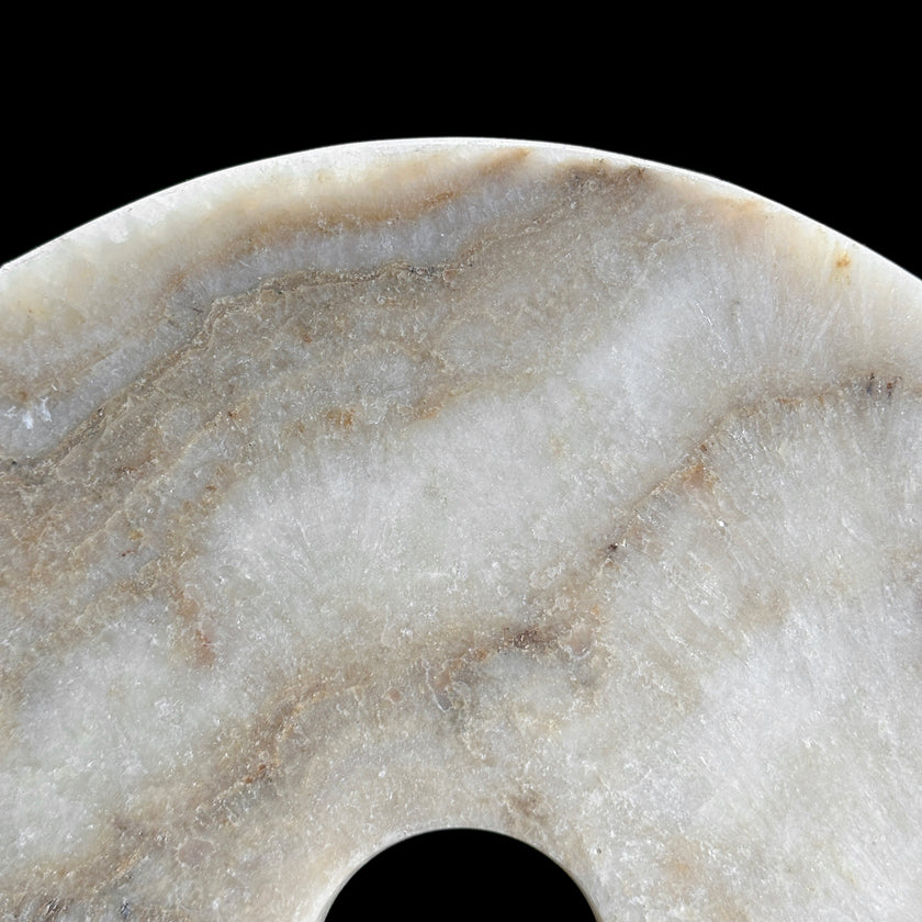 Onyx disc with stand  carving U1/085