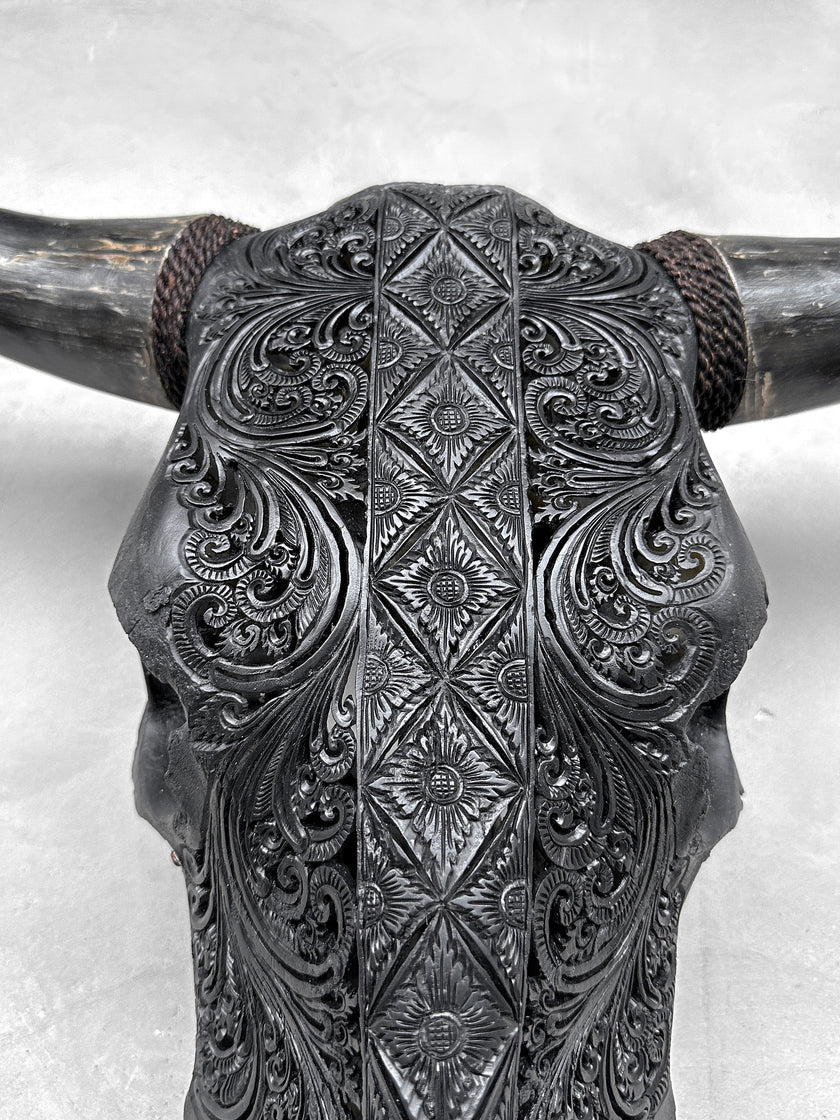 Carved Bull (Limousine) Ketimun Lotus carving 9Y/050