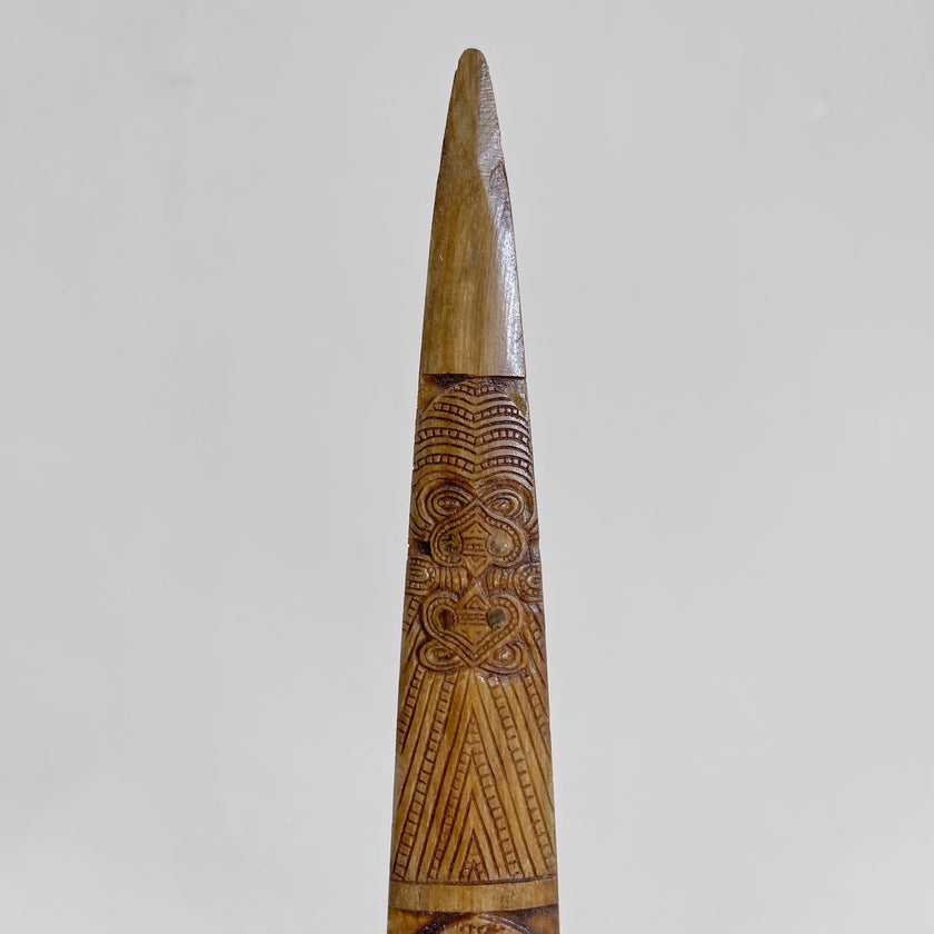 Maori carving Tusks 22/EX/313 Carving Wheku & tiki garis