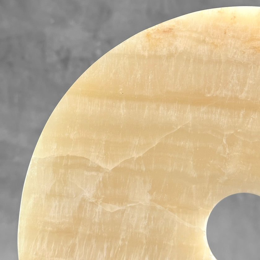 Onyx disc with stand  carving C1/069