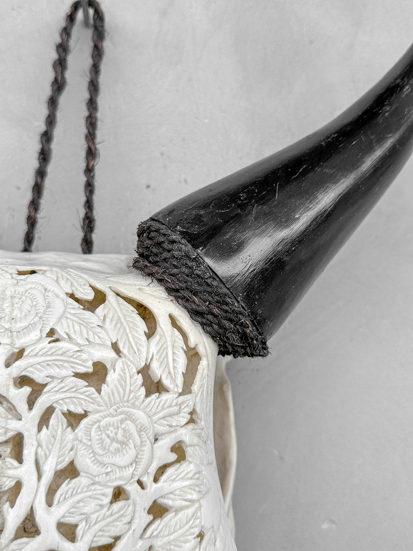 Carved Cow Skull Rose carving 9Y/040