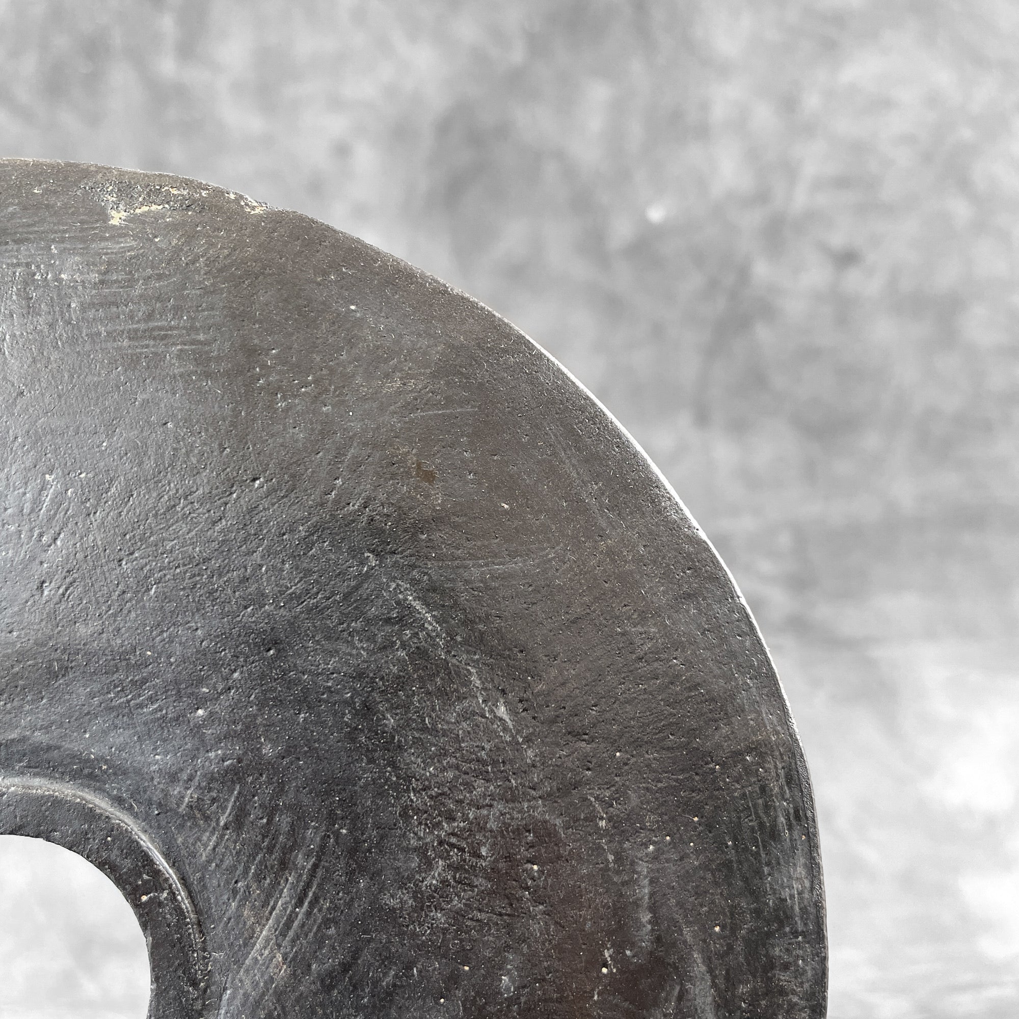 Lava Stone disc full S  carving 9J/066